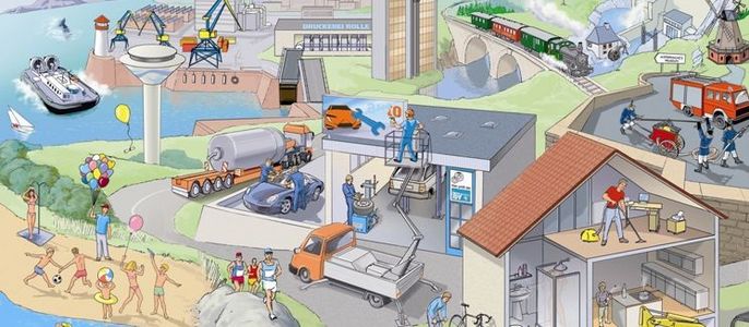 Verschiedene Szenen von Menschen und Fahrzeugen bei unterschiedlichen Aktivitäten, wie z. B. Bootsfahrten, Bauarbeiten und Transport, wobei der Schwerpunkt auf wasserbezogenen Aktivitäten liegt.